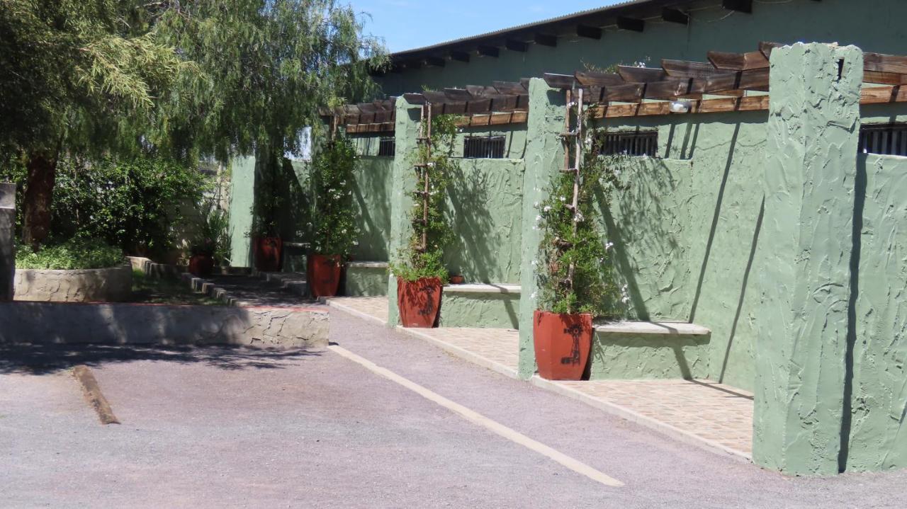 Die Windpomp Gastehuis Beaufort West Dış mekan fotoğraf