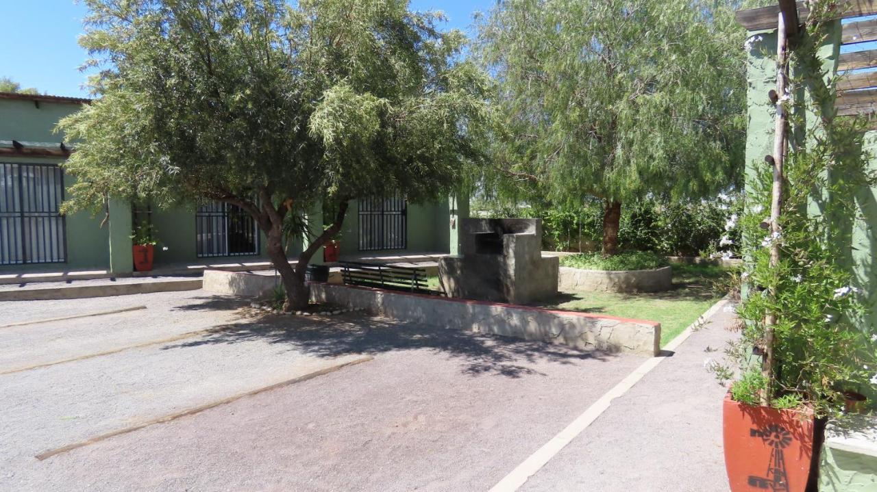 Die Windpomp Gastehuis Beaufort West Dış mekan fotoğraf